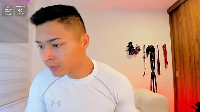 Snapshot of abu_dhabi_21 chatting on 4, 10, 2025 abu dhabi 21 online show from 4, 10, 2025