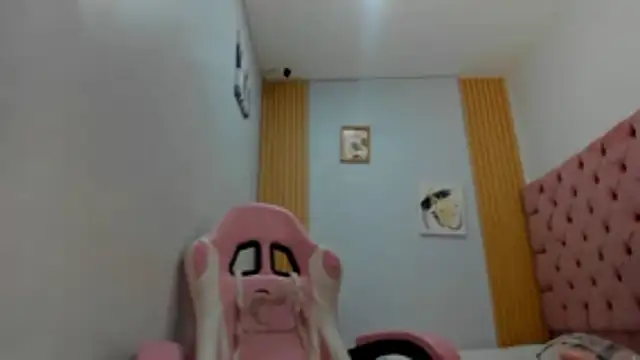 Snapshot of Dakota_x18 chatting on 15, 10, 2025 Dakota x18 online show from 15, 10, 2025