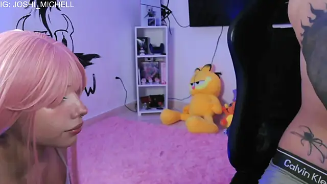 Snapshot of Everlong_ chatting on 14, 11, 2025 Everlong online show from 14, 11, 2025