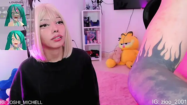 Snapshot of Everlong_ chatting on 3, 12, 2025 Everlong online show from 3, 12, 2025