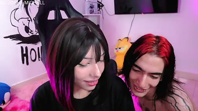 Snapshot of Everlong_ chatting on 18, 11, 2025 Everlong online show from 18, 11, 2025