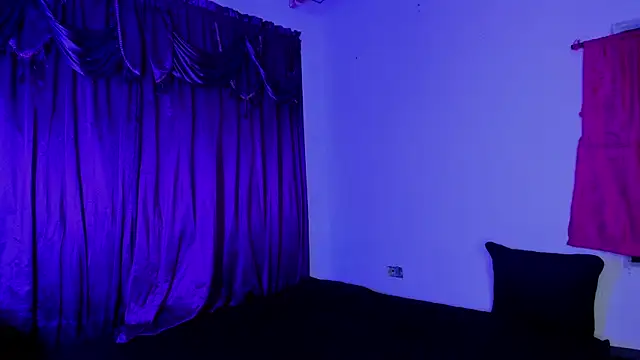 Shairaclark  online show from 15, 10, 2025