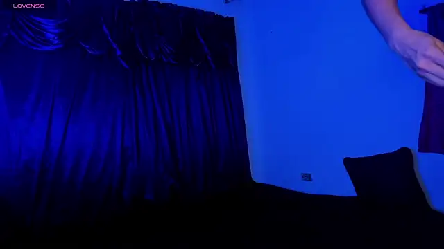 Shairaclark  online show from 27, 11, 2025