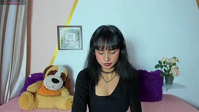 Lola Purple online show from 17, 11, 2025