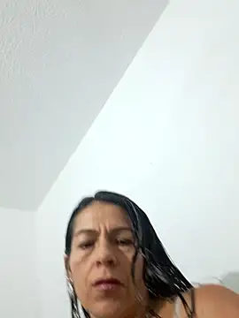 camilavargas  online show from 14, 12, 2025