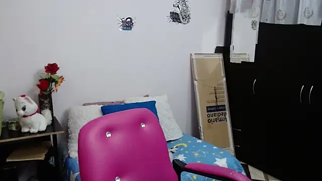 camilavargas  online show from 23, 9, 2025