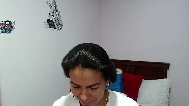 camilavargas  online show from 30, 6, 2026