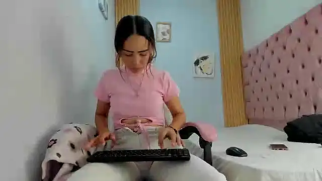 Naomis 35 online show from 16, 10, 2025