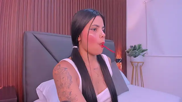 molly lovee  online show from 11, 2, 2026