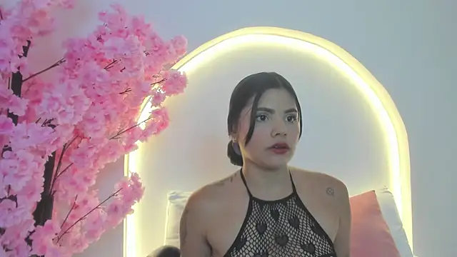 Snapshot of molly_lovee_ chatting on 30, 6, 2026 molly lovee online show from 30, 6, 2026