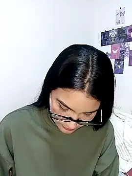 Renata Zoe online show from 1, 10, 2025