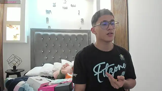 SalvadorFit online show from 6, 2, 2026