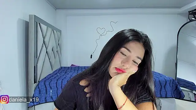 Snapshot of Daniela_x19 chatting on 18, 2, 2026 Daniela x19 online show from 18, 2, 2026