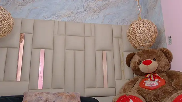 Dixiebelle online show from 15, 4, 2026