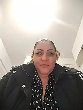 Snapshot of Lunita86 chatting on 9, 6, 2026 Lunita86 online show from 9, 6, 2026