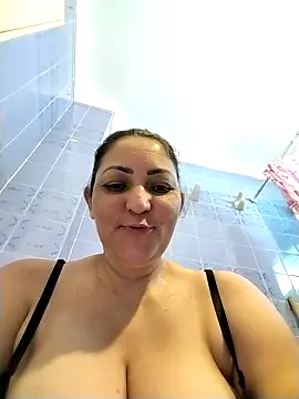 Lunita86 online show from 7, 1, 2026