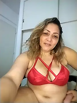 Lunita86 online show from 10, 3, 2026