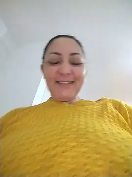 Snapshot of Lunita86 chatting on 7, 6, 2026 Lunita86 online show from 7, 6, 2026
