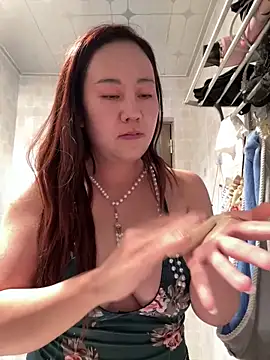 Kayla-love online show from 9, 2, 2026