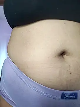 LucyDiamonds1 online show from 5, 10, 2025