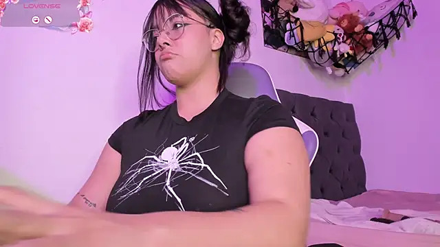 Lilithh Kuro online show from 4, 3, 2026