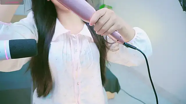 Snapshot of Cherry-26 chatting on 8, 11, 2025 Cherry-26 online show from 8, 11, 2025