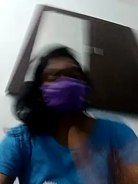 honeyqueen143 online show from 4, 12, 2025