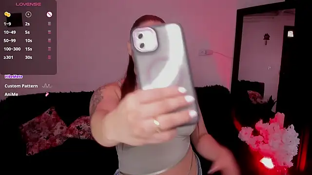 Snapshot of isabella_arias2 chatting on 30, 10, 2025 isabella arias2 online show from 30, 10, 2025