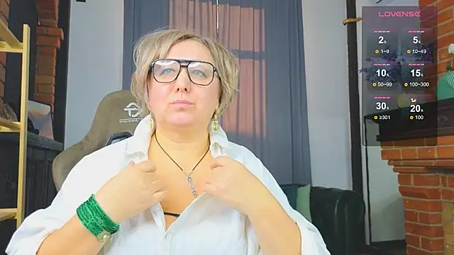 Marta Wils online show from 17, 11, 2025