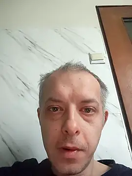 szajbusek41 online show from 11, 1, 2026