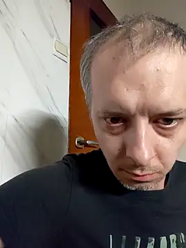 szajbusek41 online show from 6, 2, 2026