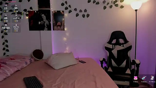 SophiieParkeer online show from 6, 11, 2025