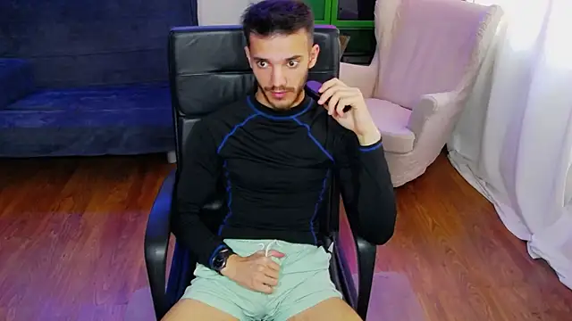 DominicValente online show from 21, 10, 2025