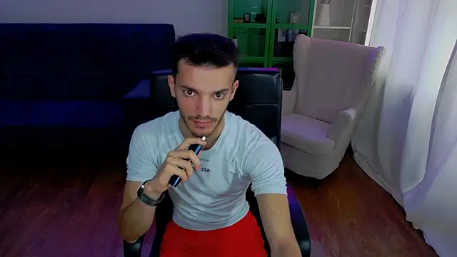 DominicValente online show from 24, 10, 2025