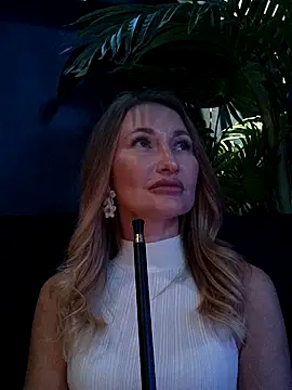 Snapshot of Risky-SquirtingGirl chatting on 19, 9, 2025 Risky-SquirtingGirl online show from 19, 9, 2025