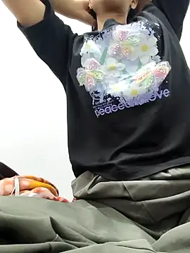 sassyishhu76 online show from 15, 4, 2026