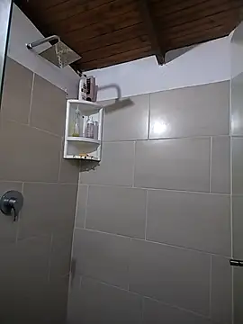 Suzanelee1 online show from 6, 11, 2025