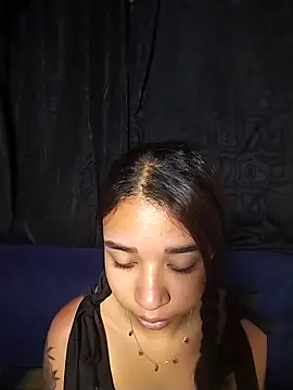 Suzanelee1 online show from 17, 11, 2025