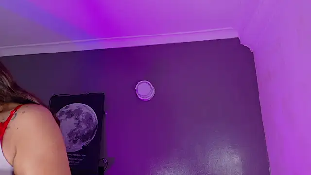 KeendraFox  online show from 17, 12, 2025