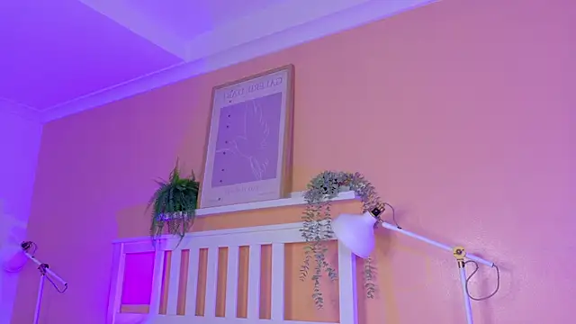 KeendraFox  online show from 8, 4, 2026