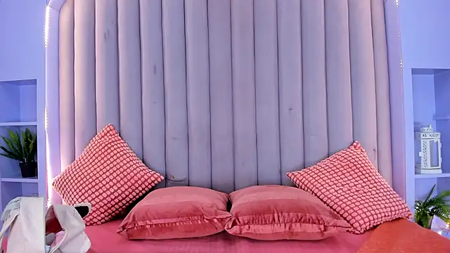 KeendraFox  online show from 28, 9, 2025