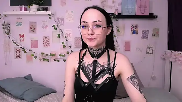 MollyKissy online show from 5, 10, 2025