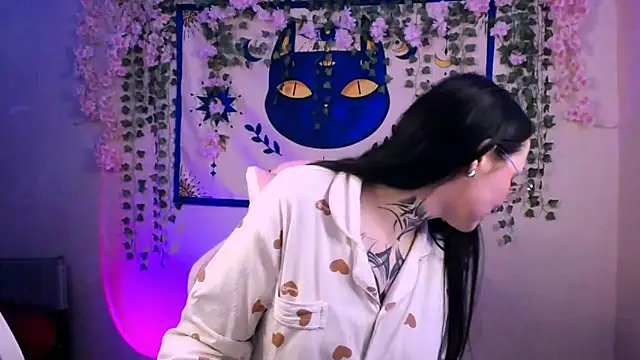 Snapshot of MollyKissy chatting on 12, 4, 2026 MollyKissy online show from 12, 4, 2026