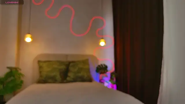 B Monica  online show from 19, 9, 2025