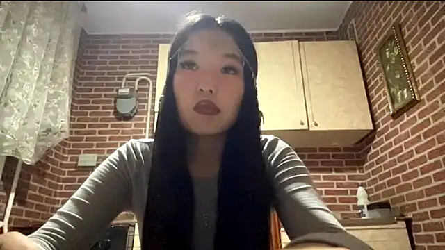 EmmaLeexth online show from 22, 11, 2025