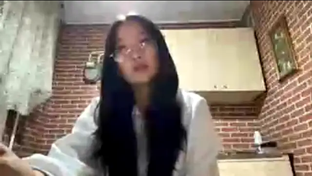 EmmaLeexth online show from 28, 9, 2025