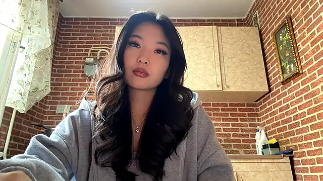 EmmaLeexth online show from 3, 4, 2026