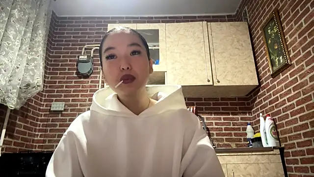 EmmaLeexth online show from 20, 12, 2025