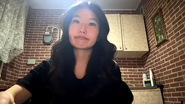 EmmaLeexth online show from 12, 2, 2026