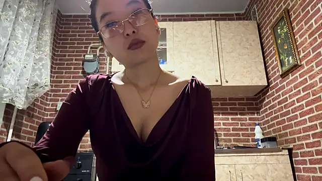 EmmaLeexth online show from 26, 9, 2025